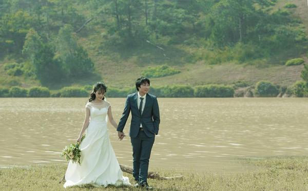 Khăng khăng đòi đi tu từ nhỏ, cô nàng 9x gây sốc khi cưới chàng trai yêu qua… điện thoại Khăng khăng đòi đi tu từ nhỏ, cô nàng 9x gây sốc khi cưới chàng trai yêu qua… điện thoại